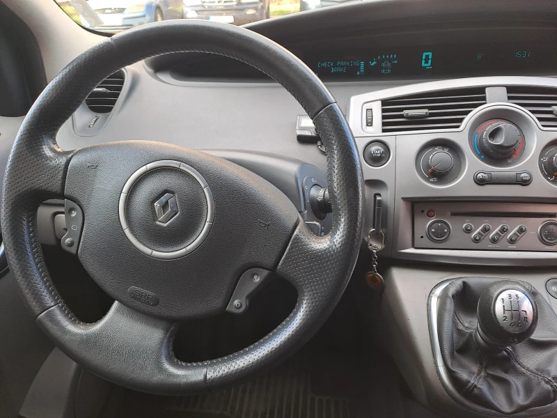 Renault Scenic, снимка 6 - Автомобили и джипове - 52591477