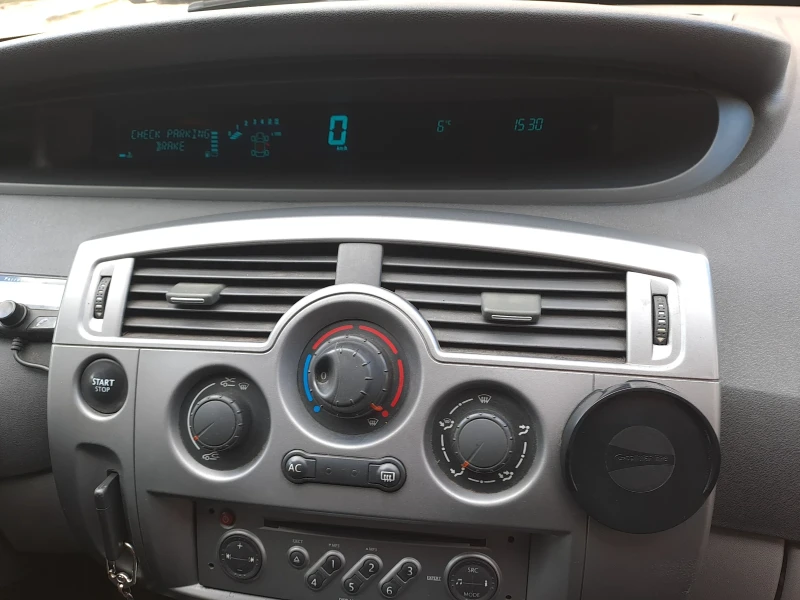 Renault Scenic, снимка 5 - Автомобили и джипове - 52591477