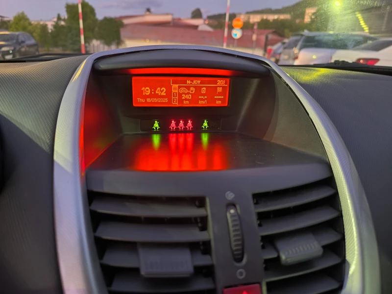 Peugeot 207 1.6 hdi 90 регистрация , снимка 11 - Автомобили и джипове - 53145603