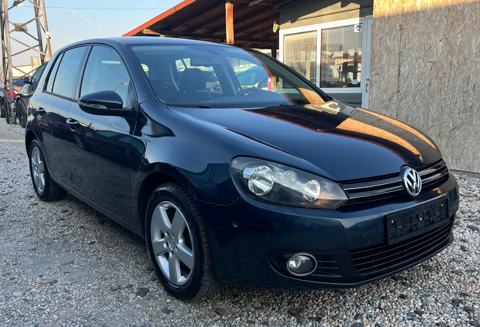 VW Golf 1.4 i - 122 к.с. подгрев климатроник автопаркиране - изображение 3