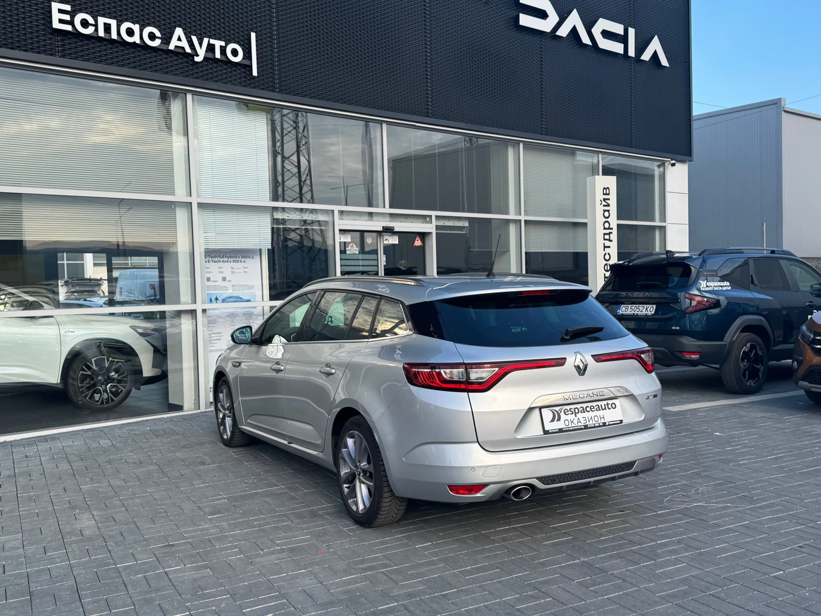 Renault Megane Grandtour 1.5 dCi 110к.с, снимка 6 - Автомобили и джипове - 52088639