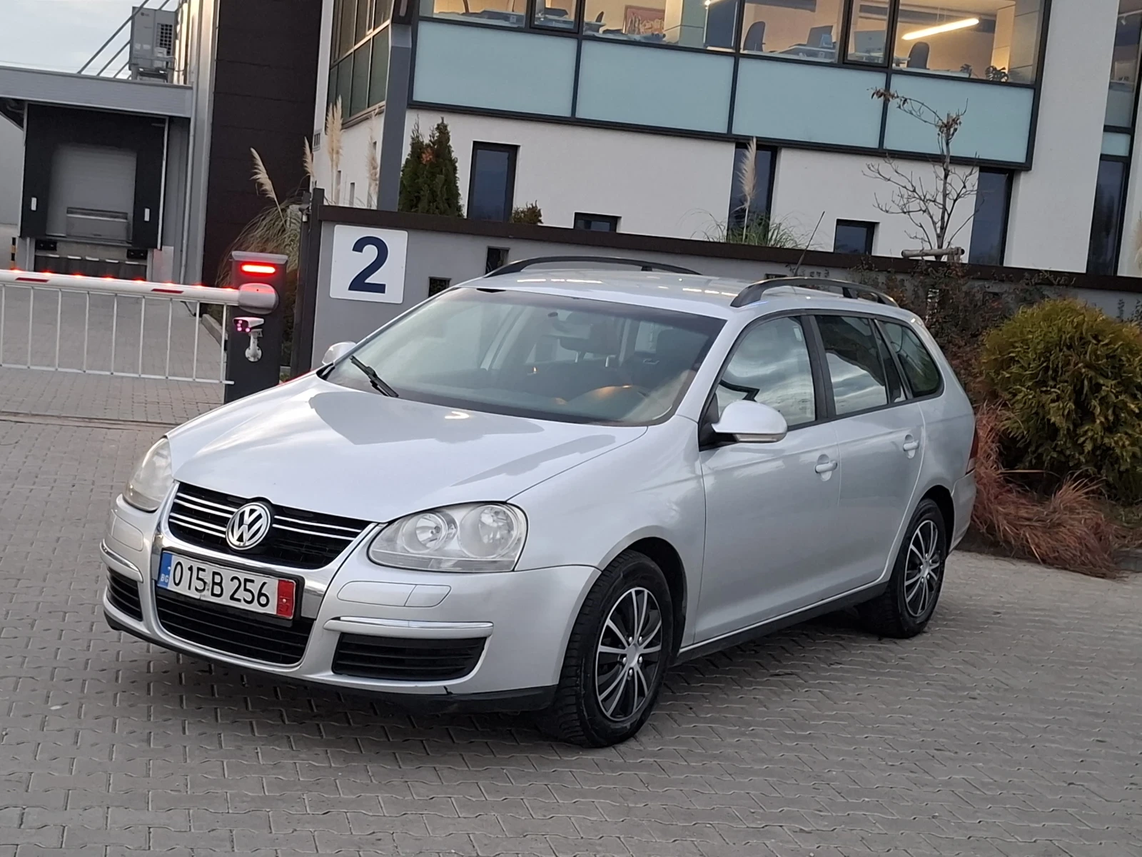 VW Golf 1.9TDI* (105кс)* КЛИМАТРОНИК* * * НОВ ВНОС* *  - изображение 2