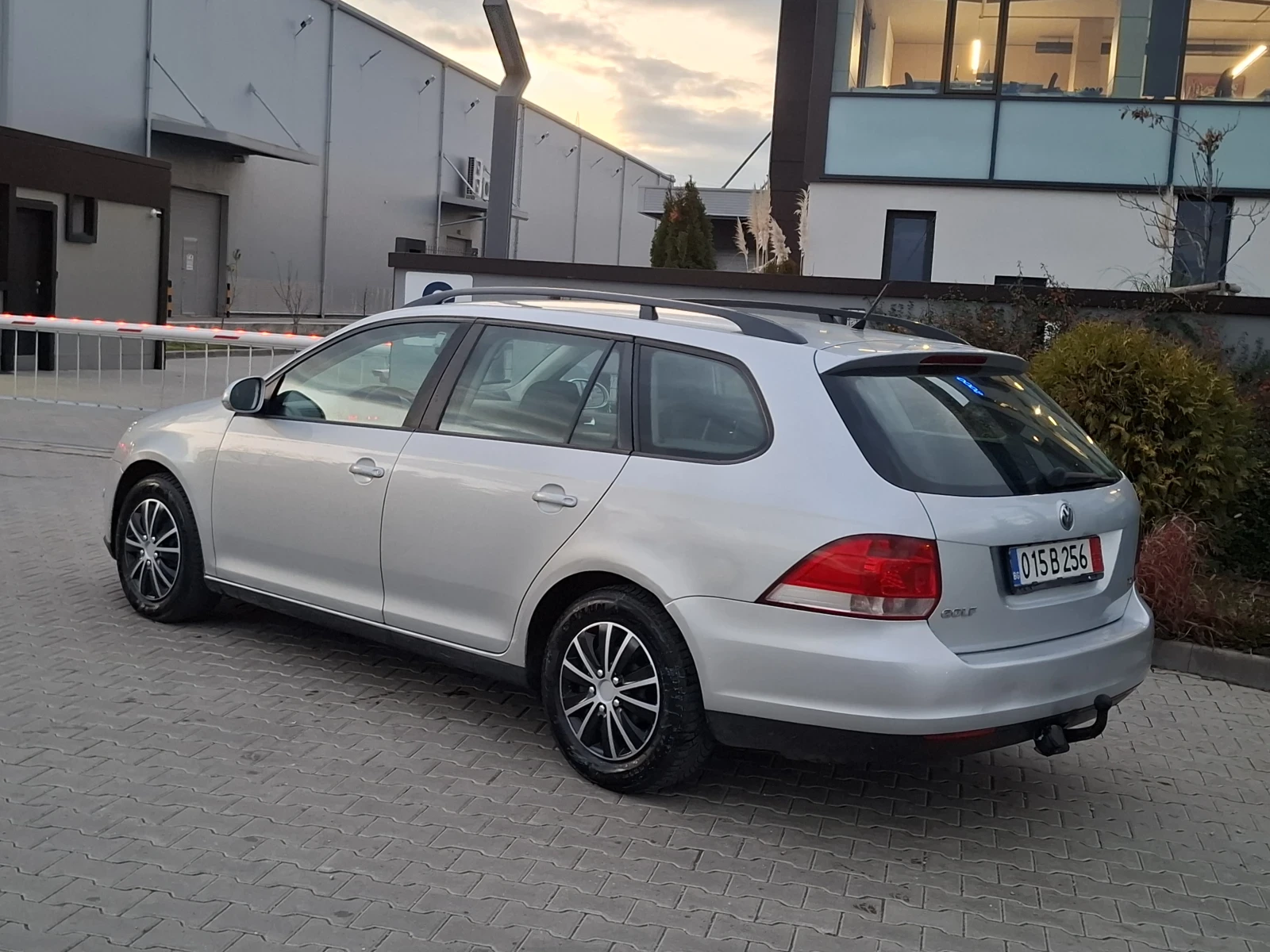 VW Golf 1.9TDI* (105кс)* КЛИМАТРОНИК* * * НОВ ВНОС* *  - изображение 6