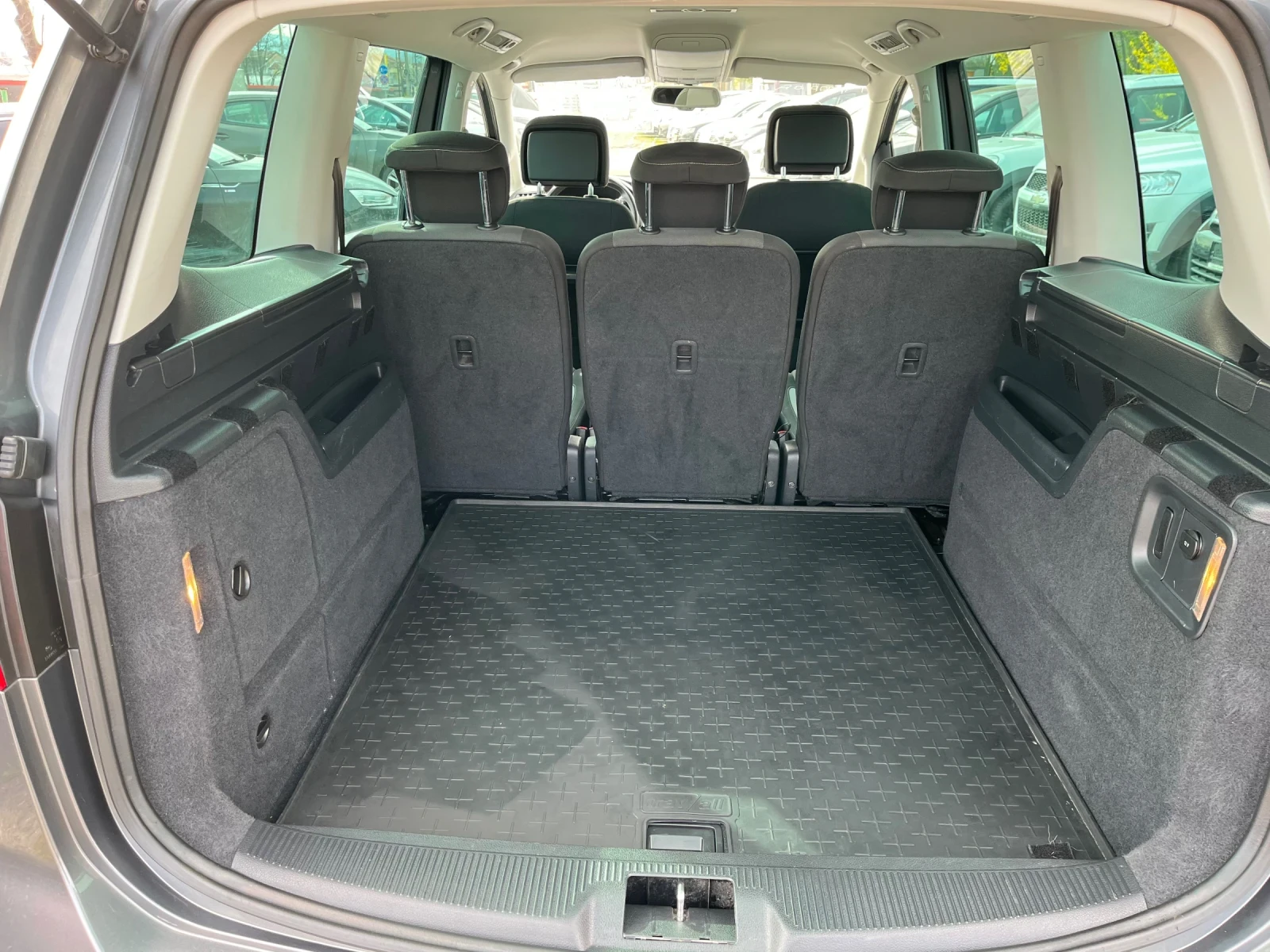 VW Sharan 2.0 TDI SPORT, снимка 14 - Автомобили и джипове - 53999414