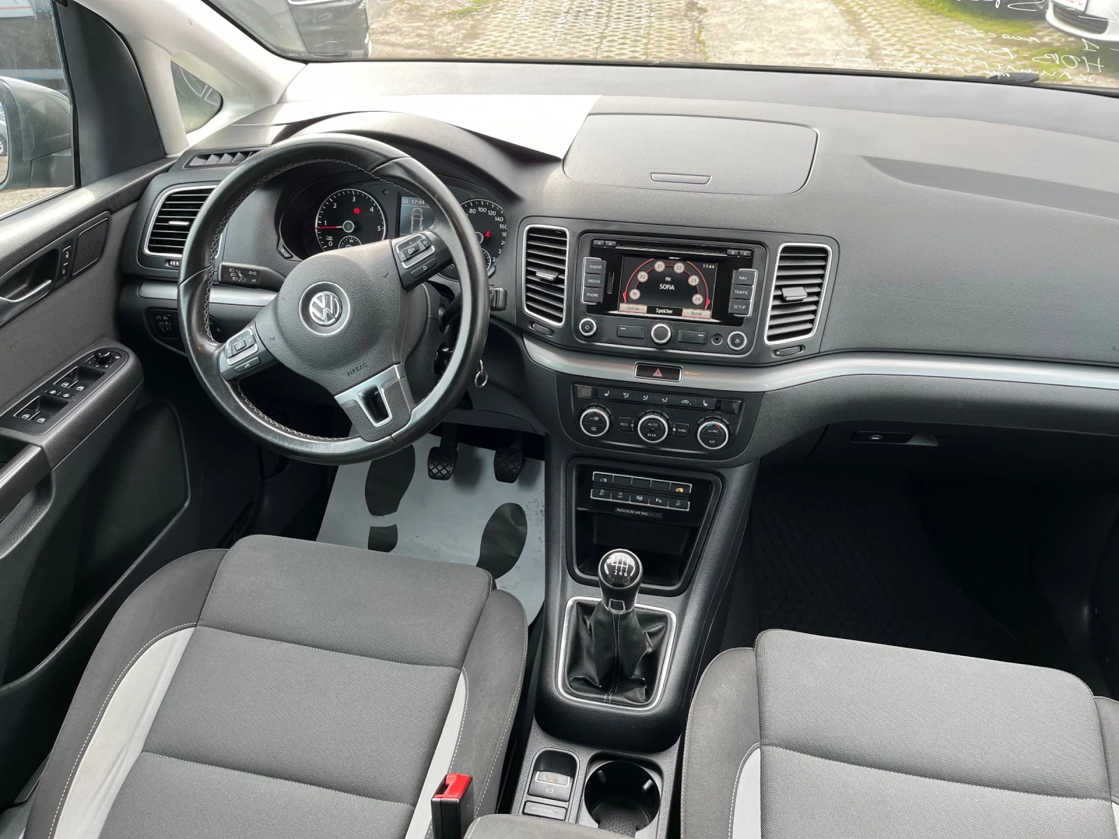 VW Sharan 2.0 TDI SPORT, снимка 10 - Автомобили и джипове - 53999414