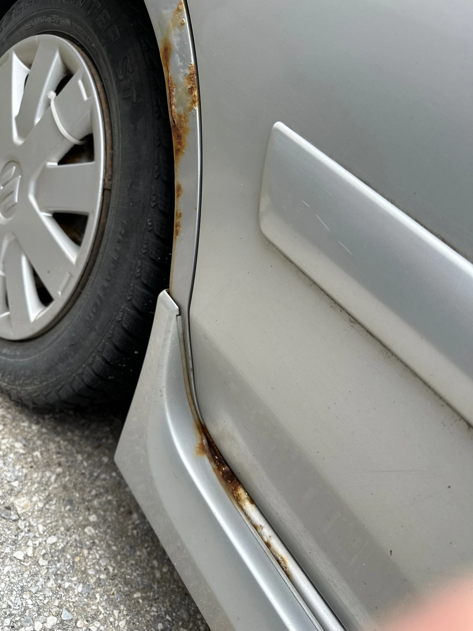 Suzuki Liana 1.6, снимка 5 - Автомобили и джипове - 54139227