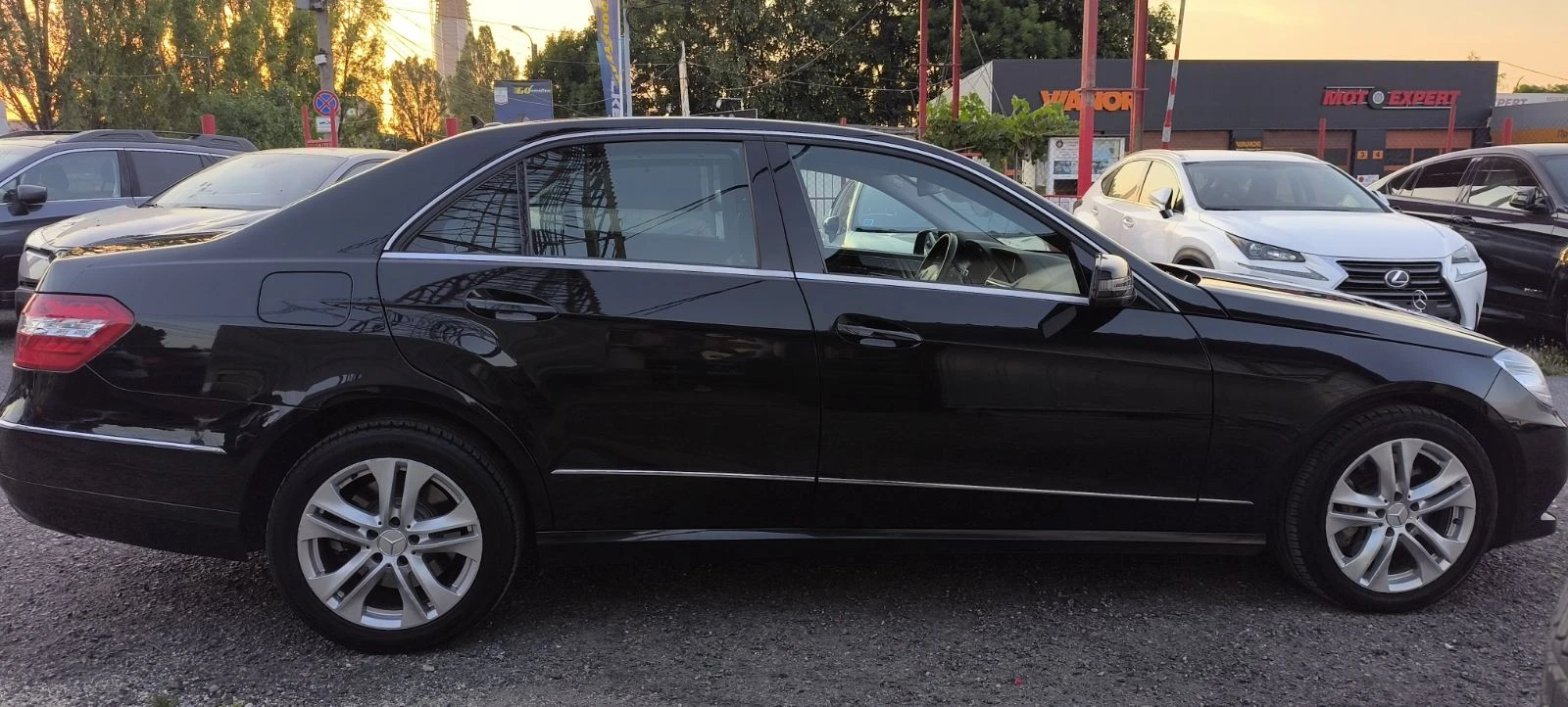 Mercedes-Benz E 500, снимка 11 - Автомобили и джипове - 54241004