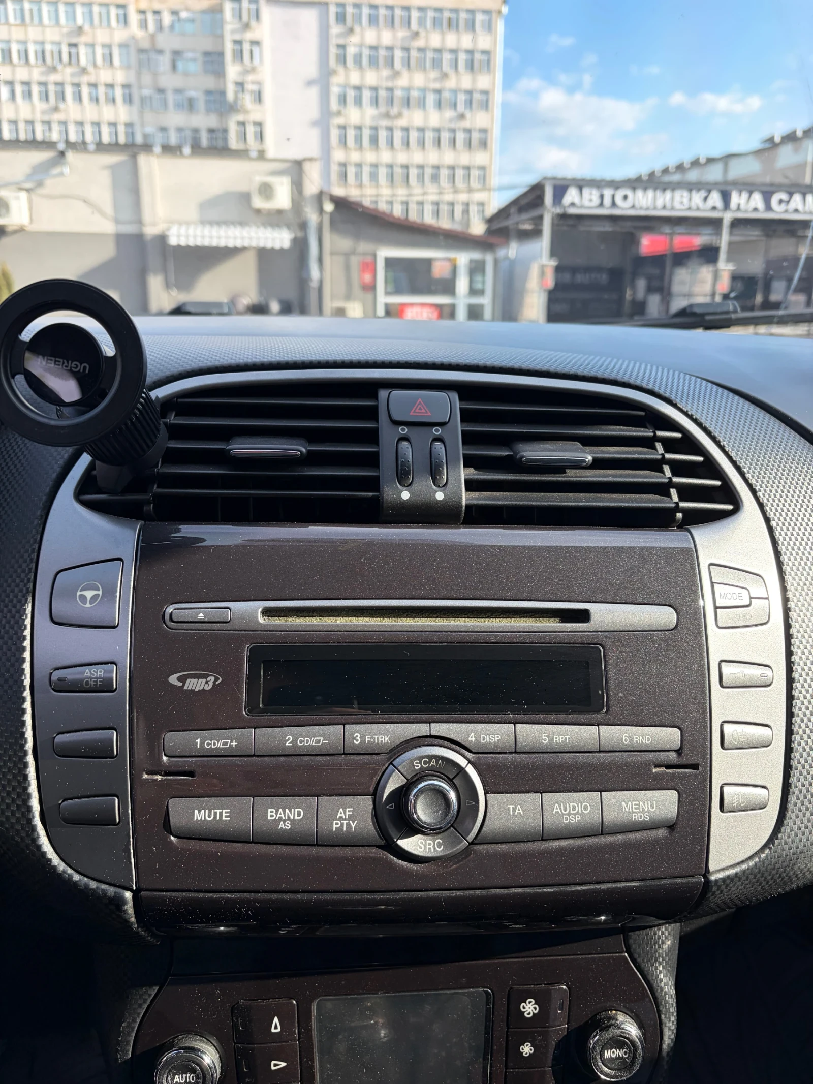 Fiat Bravo 1.6 120HP КОЖА КЛИМАТРОНИК HIFI AUDIO BLUETOOTH, снимка 12 - Автомобили и джипове - 54415605