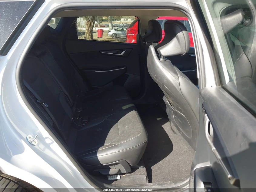 Kia EV6 Wind, снимка 8 - Автомобили и джипове - 54460426