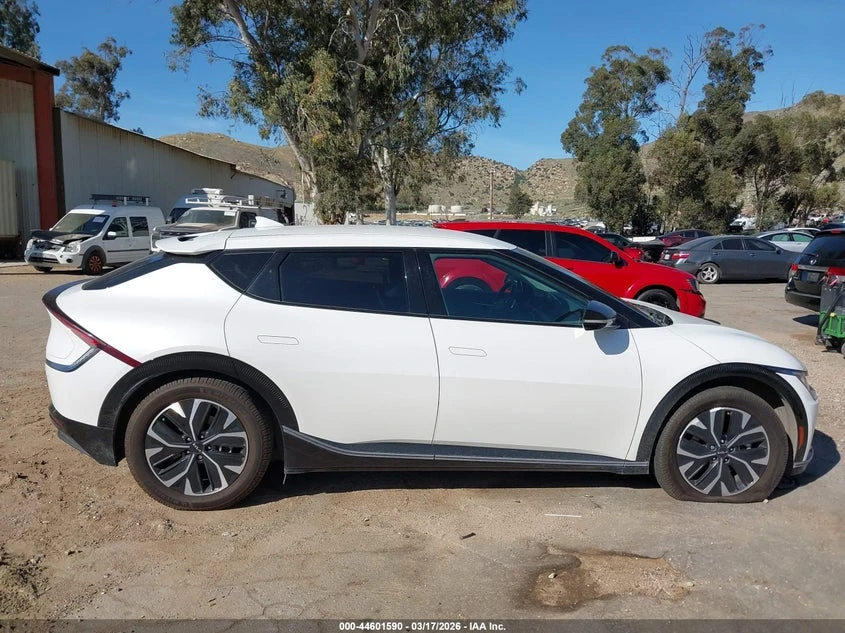 Kia EV6 Wind, снимка 13 - Автомобили и джипове - 54460426