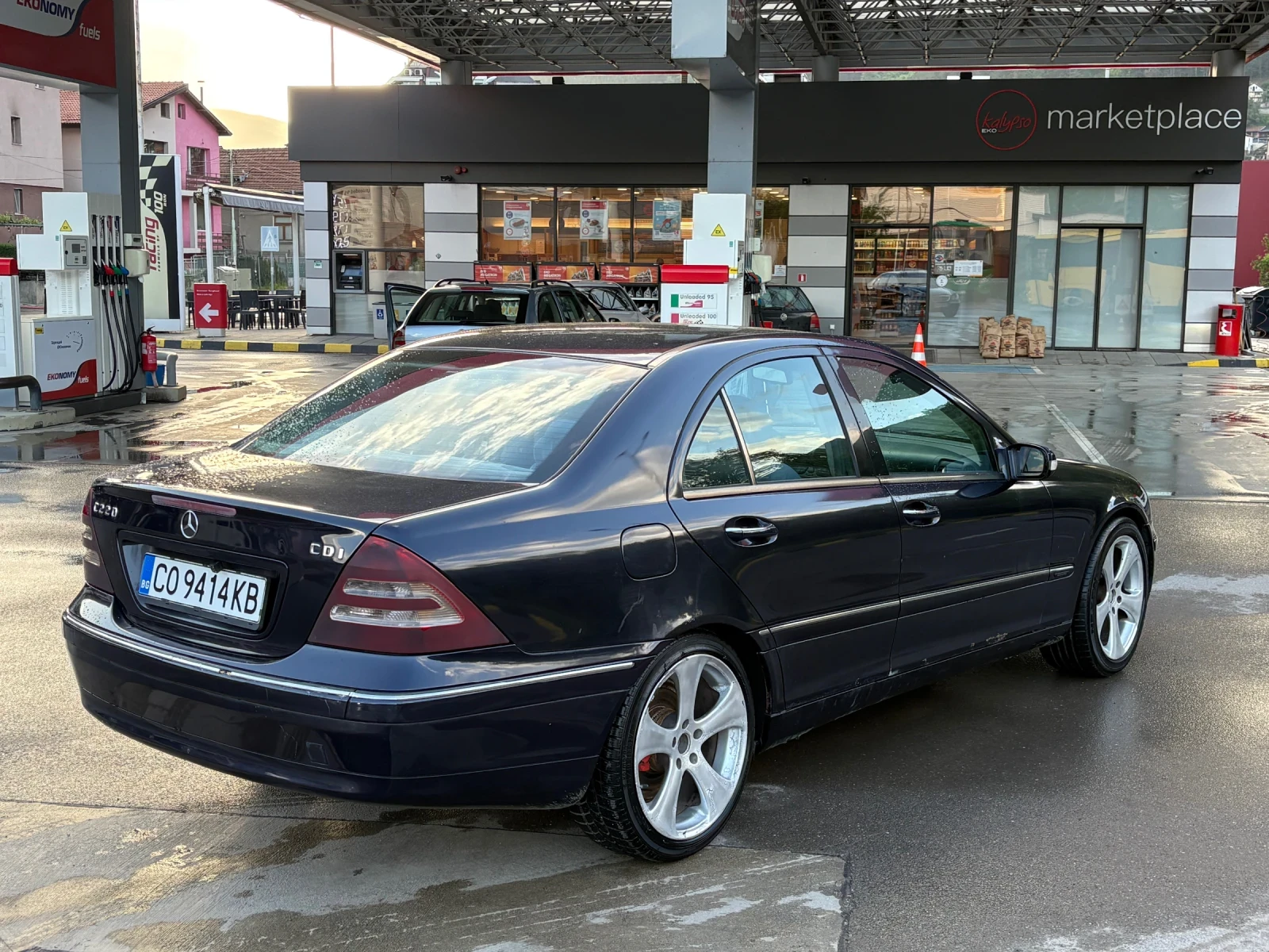 Mercedes-Benz C 220, снимка 3 - Автомобили и джипове - 54512322