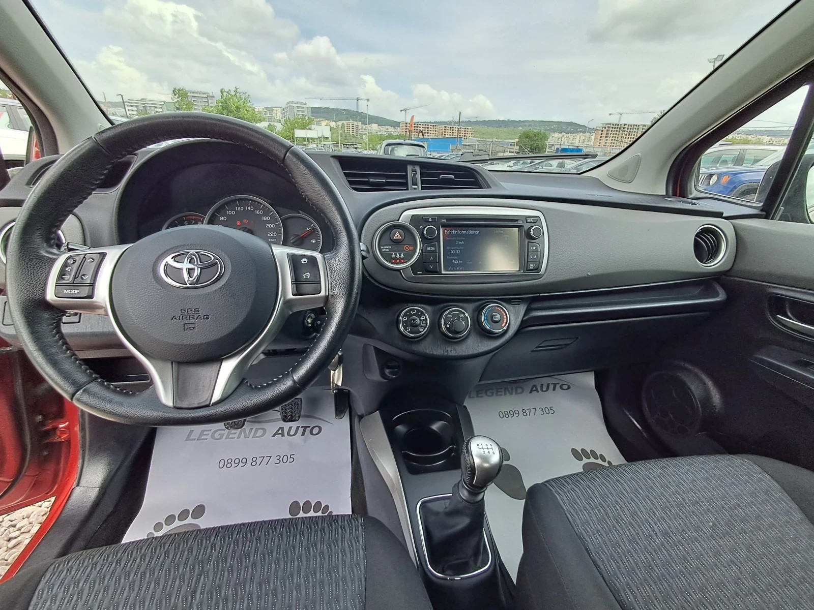 Toyota Yaris 1.3 Face Lift, снимка 16 - Автомобили и джипове - 54678095