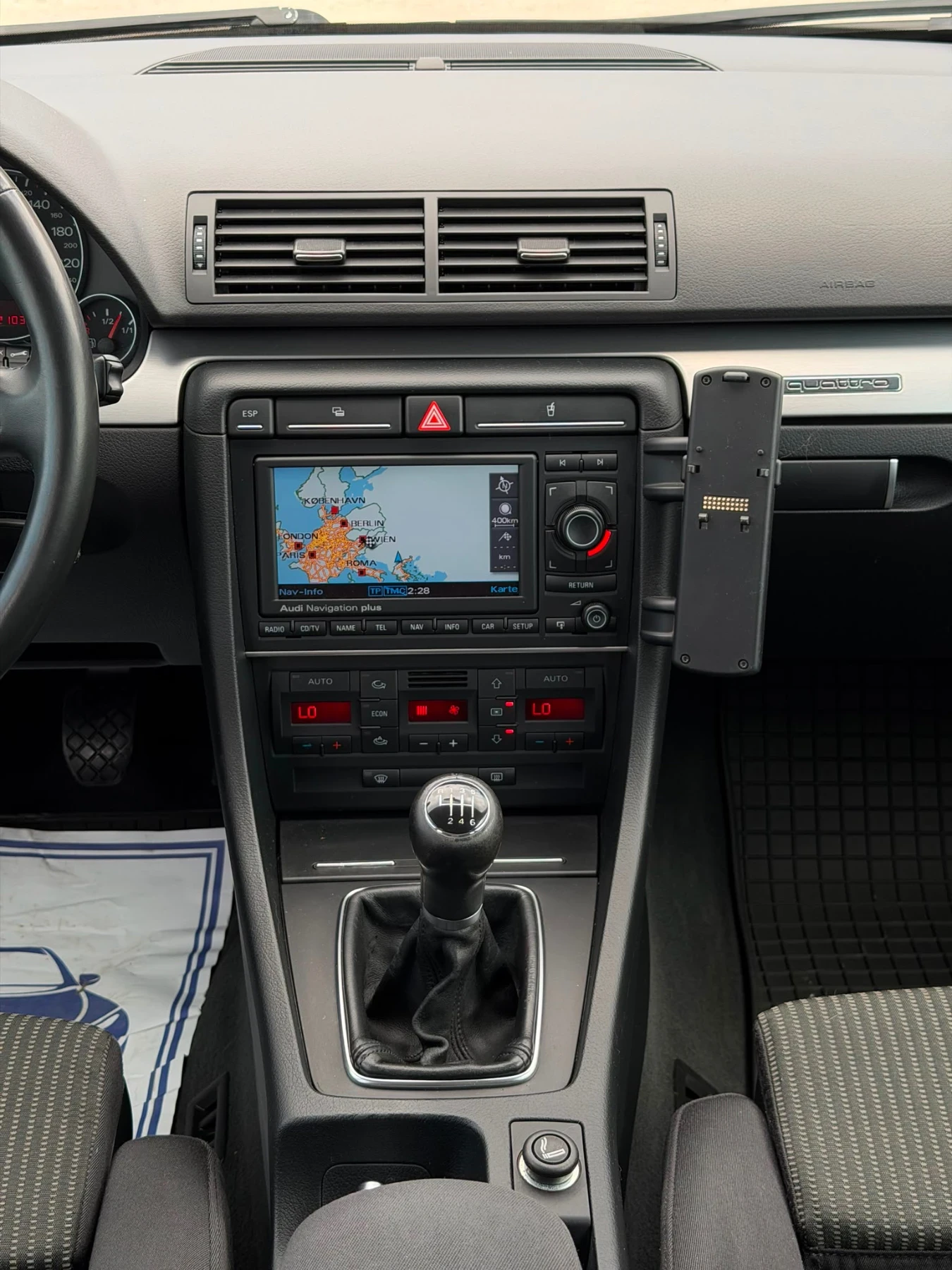 Audi A4 2.0TDI * Quattro* * S line* * Navi* , снимка 14 - Автомобили и джипове - 54727947