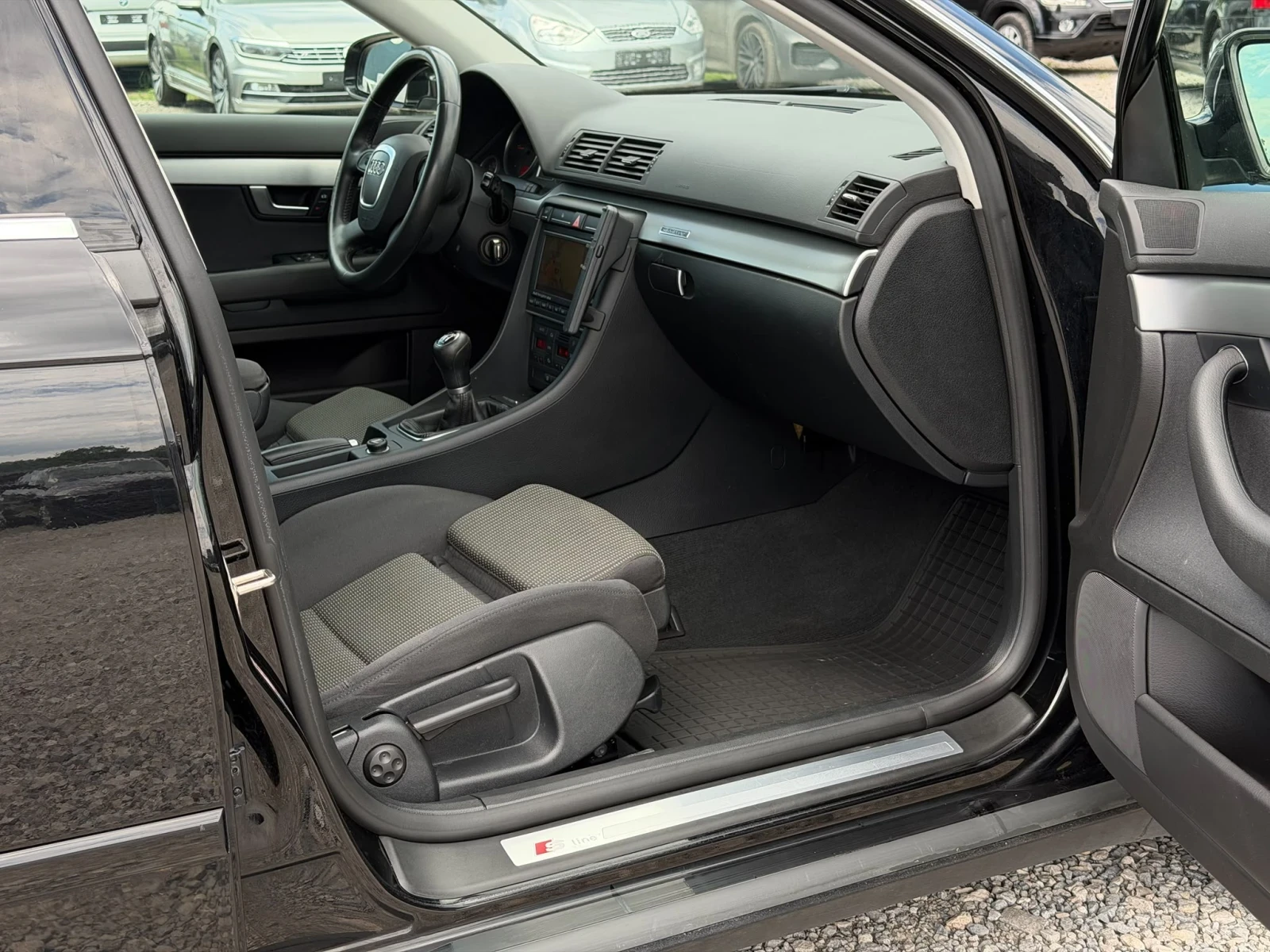 Audi A4 2.0TDI * Quattro* * S line* * Navi* , снимка 10 - Автомобили и джипове - 54727947