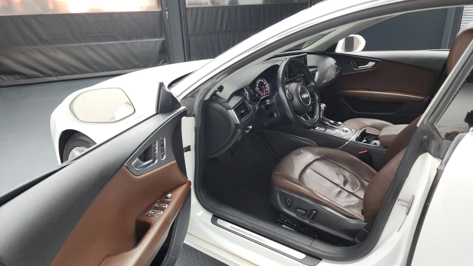 Audi A7 3.0L V6 / CARFAX, снимка 13 - Автомобили и джипове - 54744575