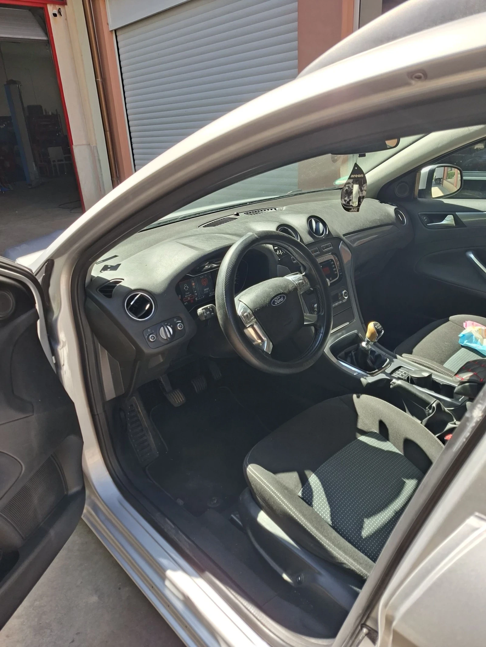 Ford Mondeo Топ състояние!!, снимка 5 - Автомобили и джипове - 55420441