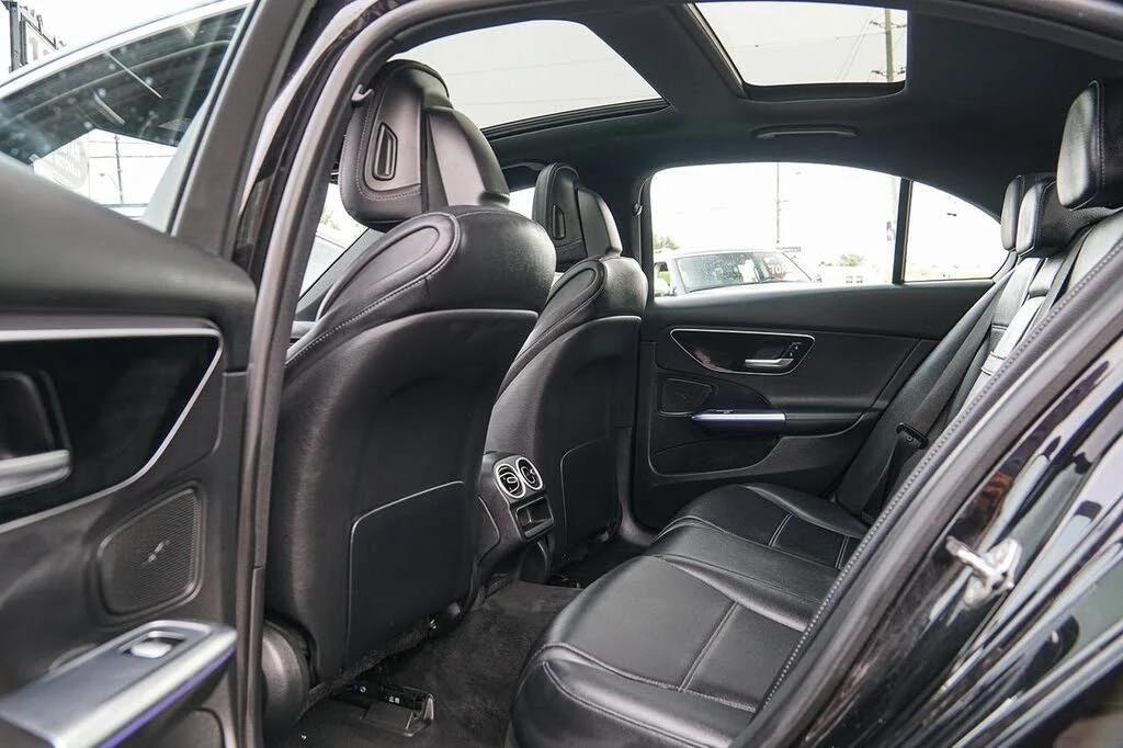 Mercedes-Benz C 300 Digital Ligh* Burmester* Head-Up* 360  Камери, снимка 9 - Автомобили и джипове - 55853906