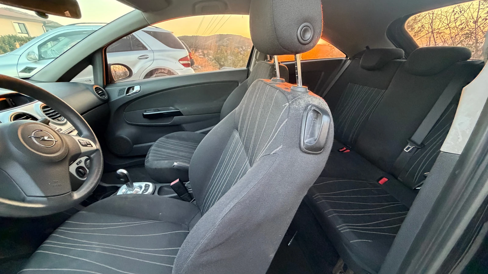 Opel Corsa, снимка 9 - Автомобили и джипове - 56007463