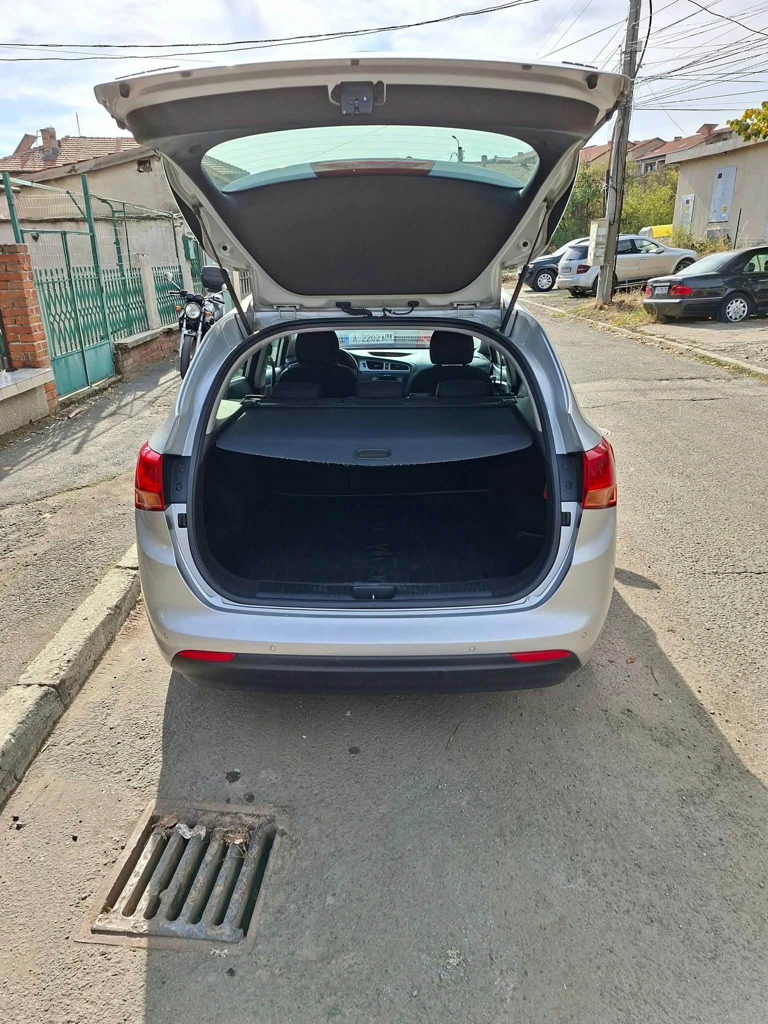 Kia Ceed, снимка 6 - Автомобили и джипове - 56535448