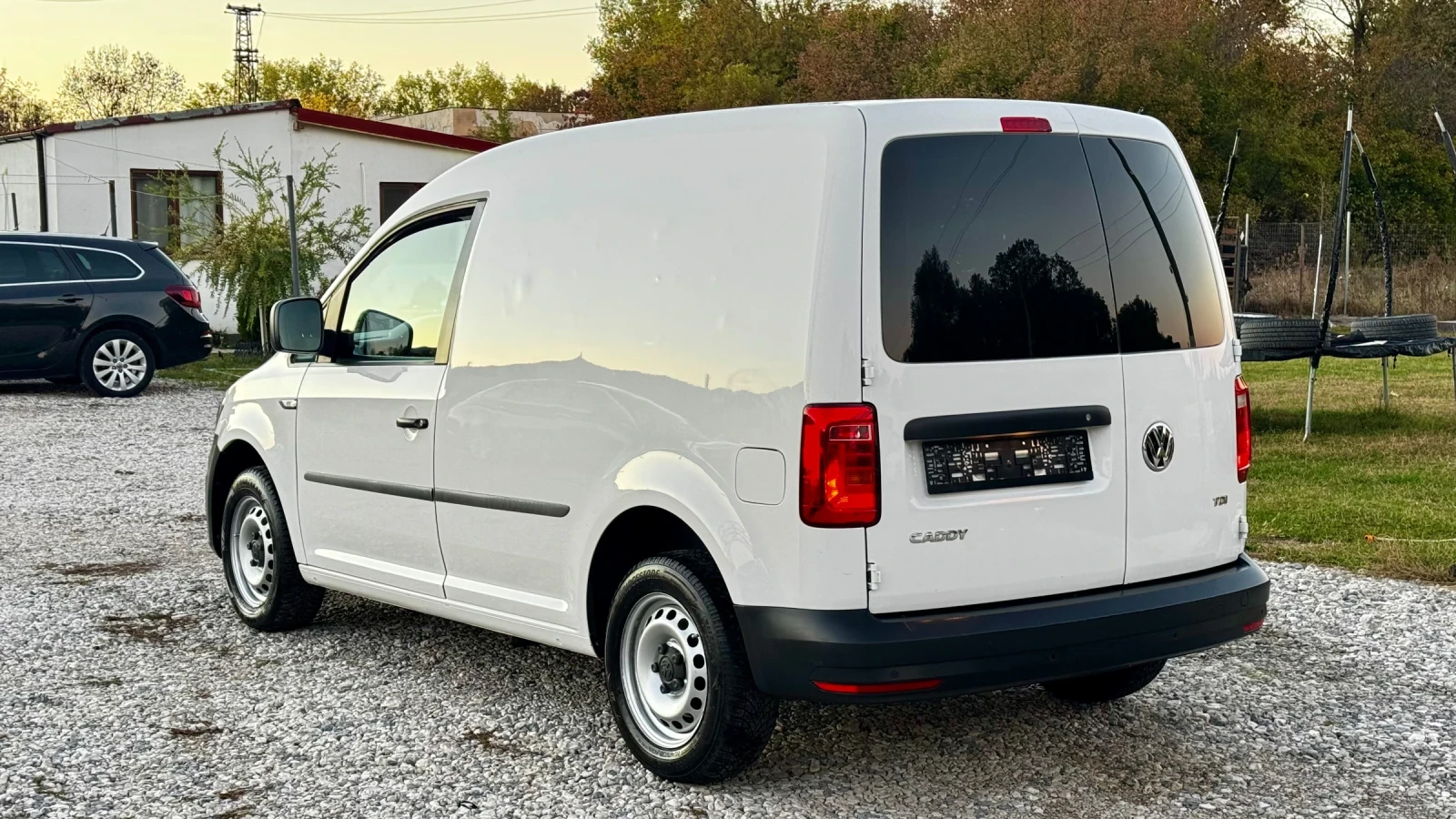 VW Caddy 2.0 TDI 102 к.с. Италия, снимка 7 - Автомобили и джипове - 56628601