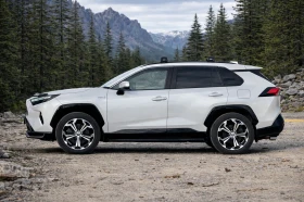 Toyota Rav4 Plug-in Hybrid 2023 в гаранция ТМ Ауто, снимка 3