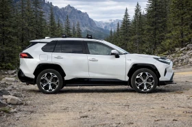 Toyota Rav4 Plug-in Hybrid 2023 в гаранция ТМ Ауто, снимка 2