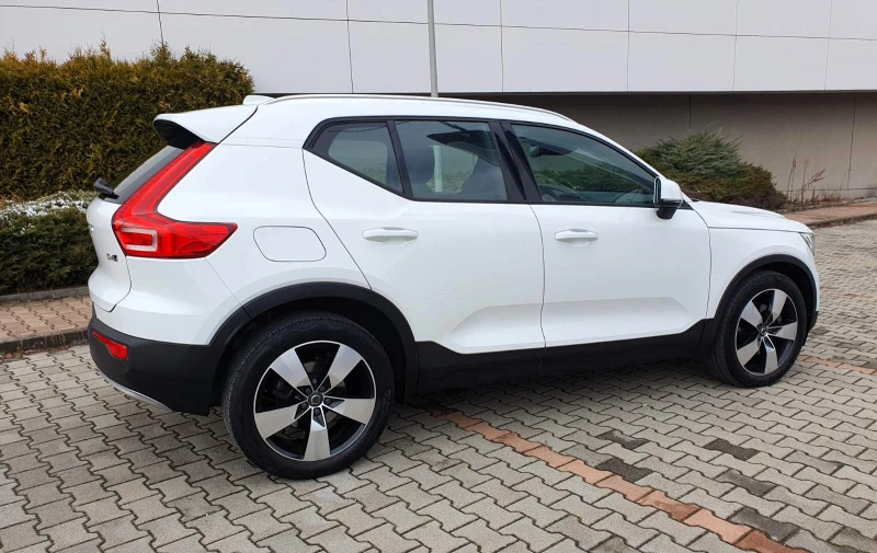 Volvo XC40 2.0d4 AWD/Automatic 8* /Business Plus, снимка 4 - Автомобили и джипове - 48449980