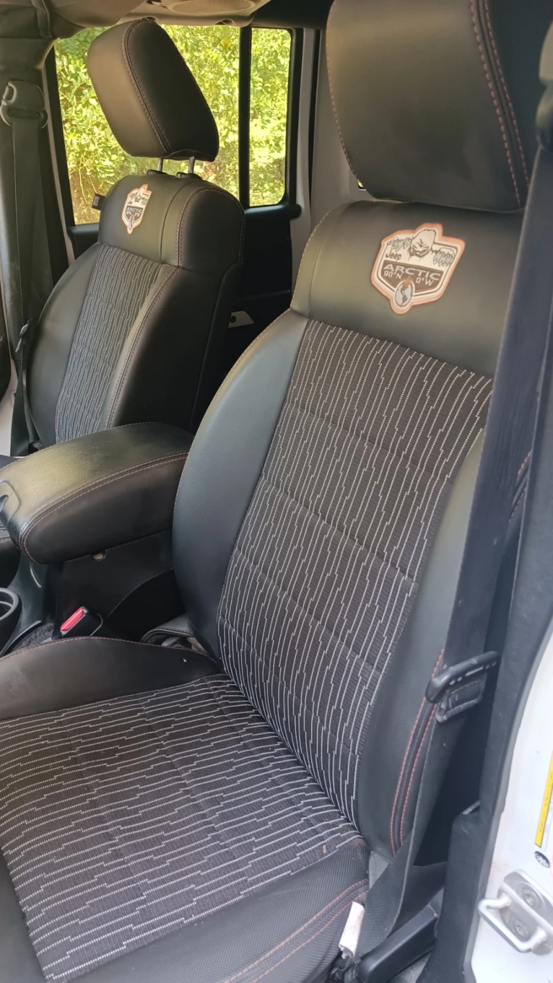 Jeep Wrangler 2.8crd Arctic Edition , снимка 11 - Автомобили и джипове - 52371859