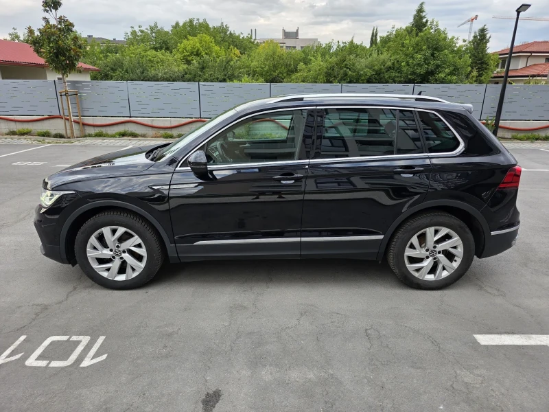 VW Tiguan Facelift* Elegance* Distronik* Обслужен, снимка 5 - Автомобили и джипове - 52200802