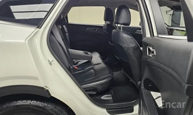 Kia Sportage, снимка 9 - Автомобили и джипове - 53784668