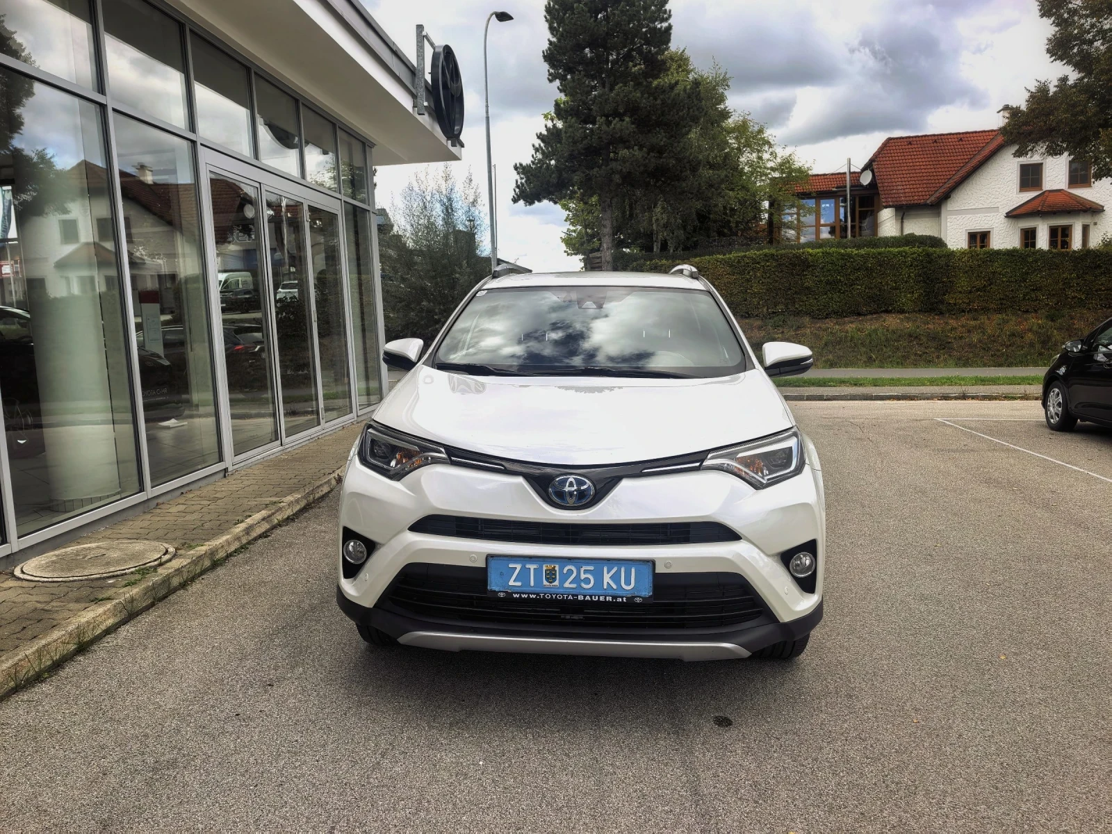 Toyota Rav4 С-Историята 2, 5 Hybrid Active  - изображение 2