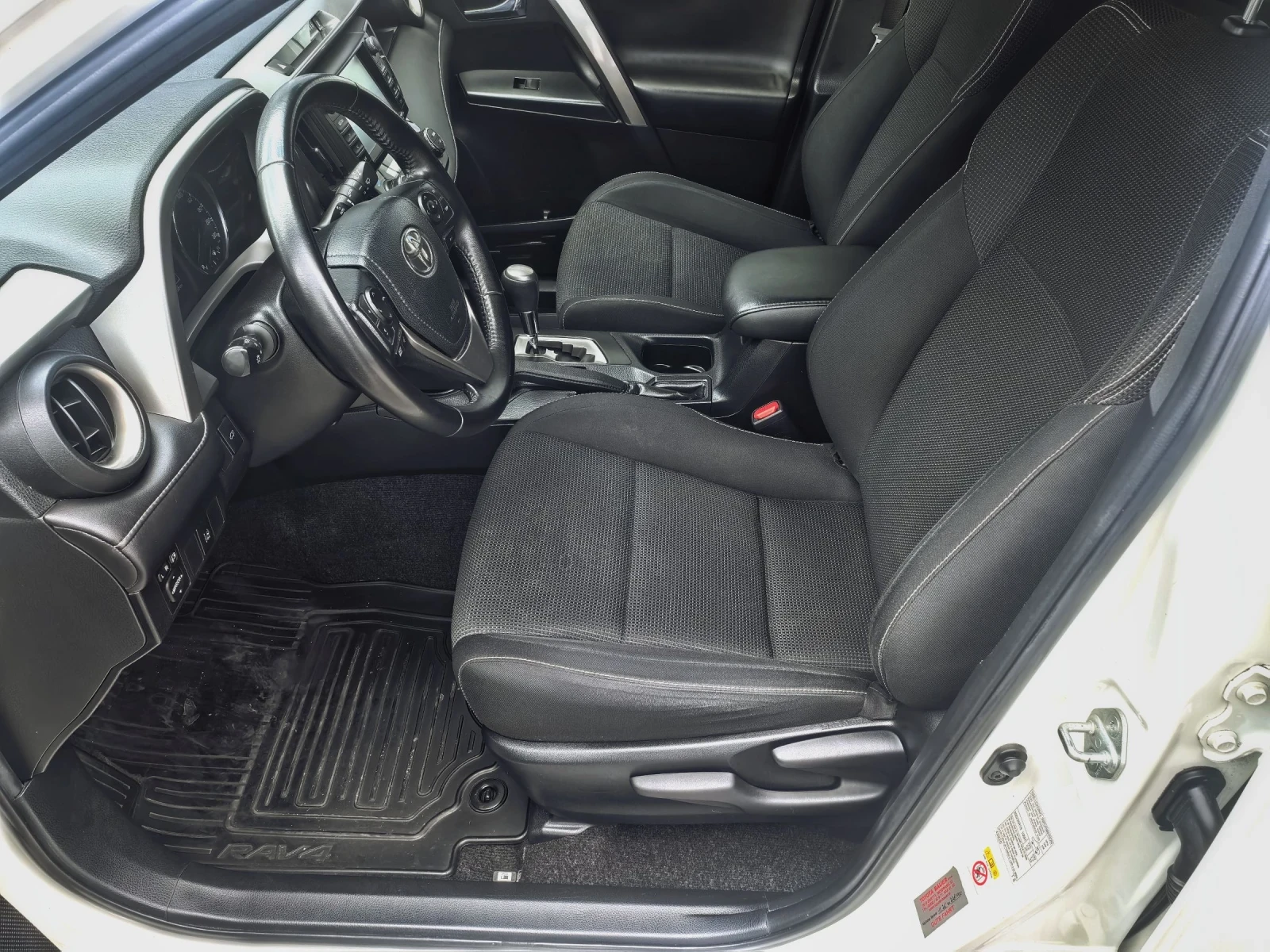 Toyota Rav4 С-Историята 2, 5 Hybrid Active  - изображение 8