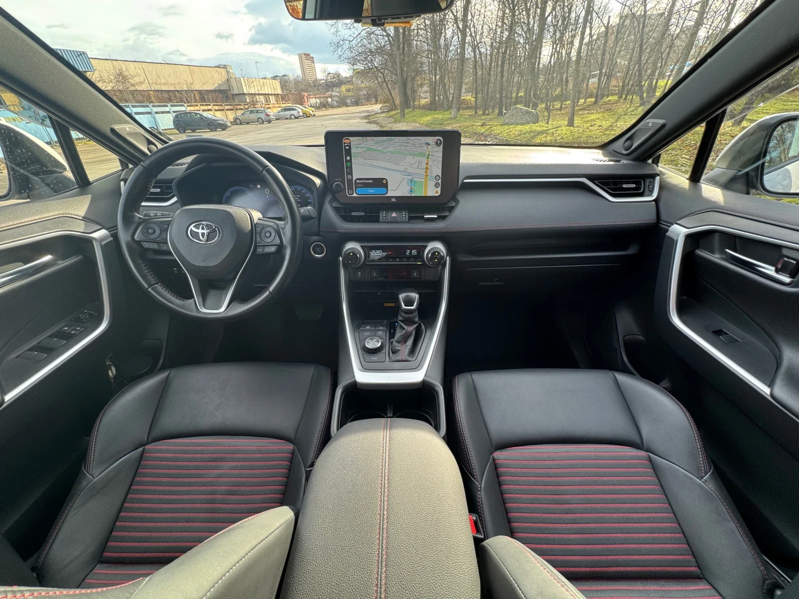 Toyota Rav4 Plug-in Hybrid 2023 в гаранция - изображение 9