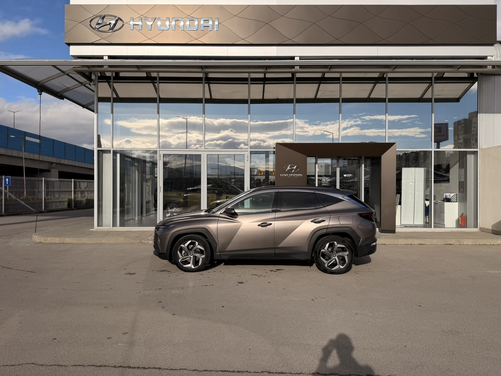 Hyundai Tucson Premium AWD Hybrid - изображение 2