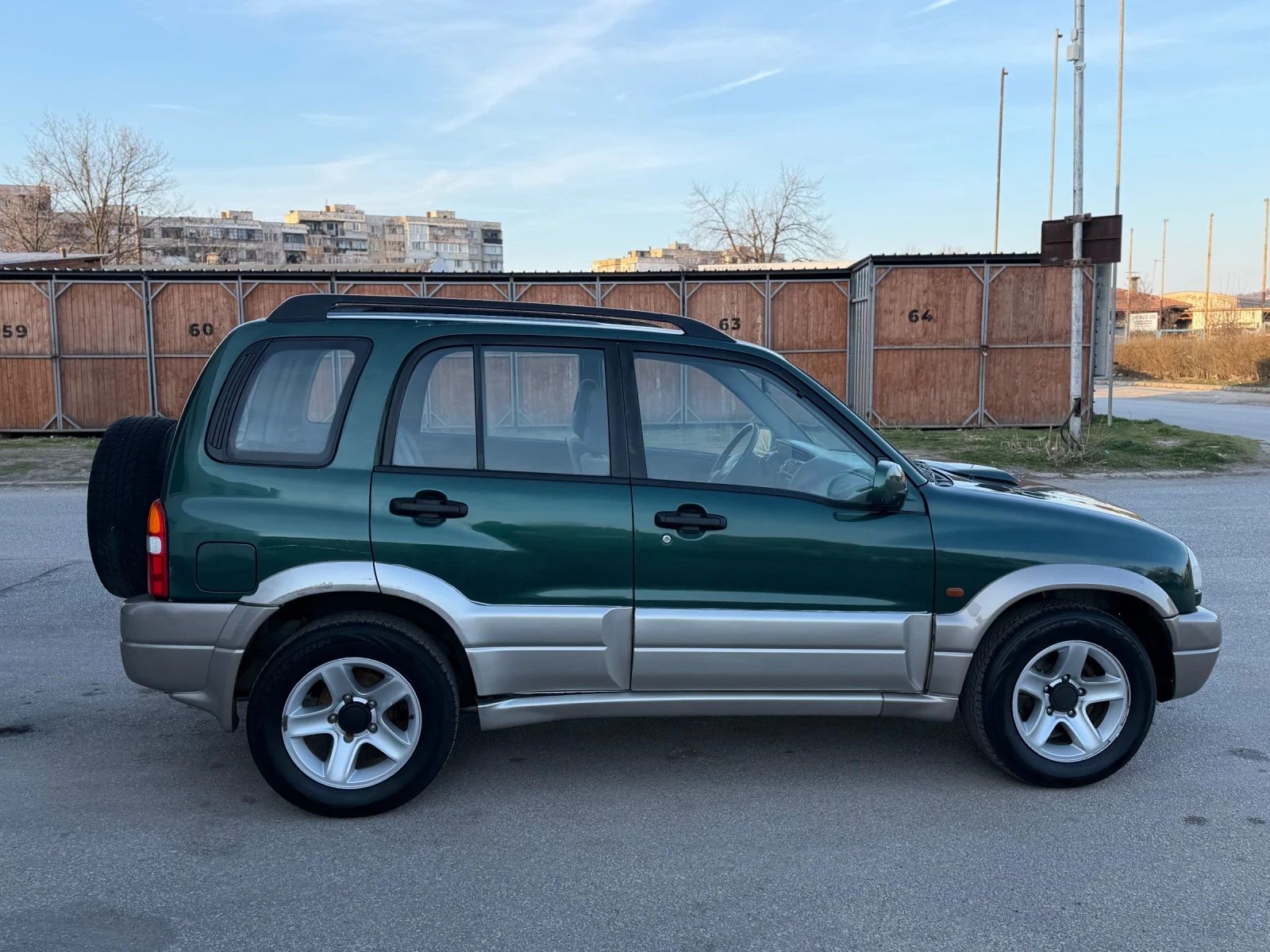 Suzuki Grand vitara 2.0HDI 4x4 CLIMA, снимка 6 - Автомобили и джипове - 53877346