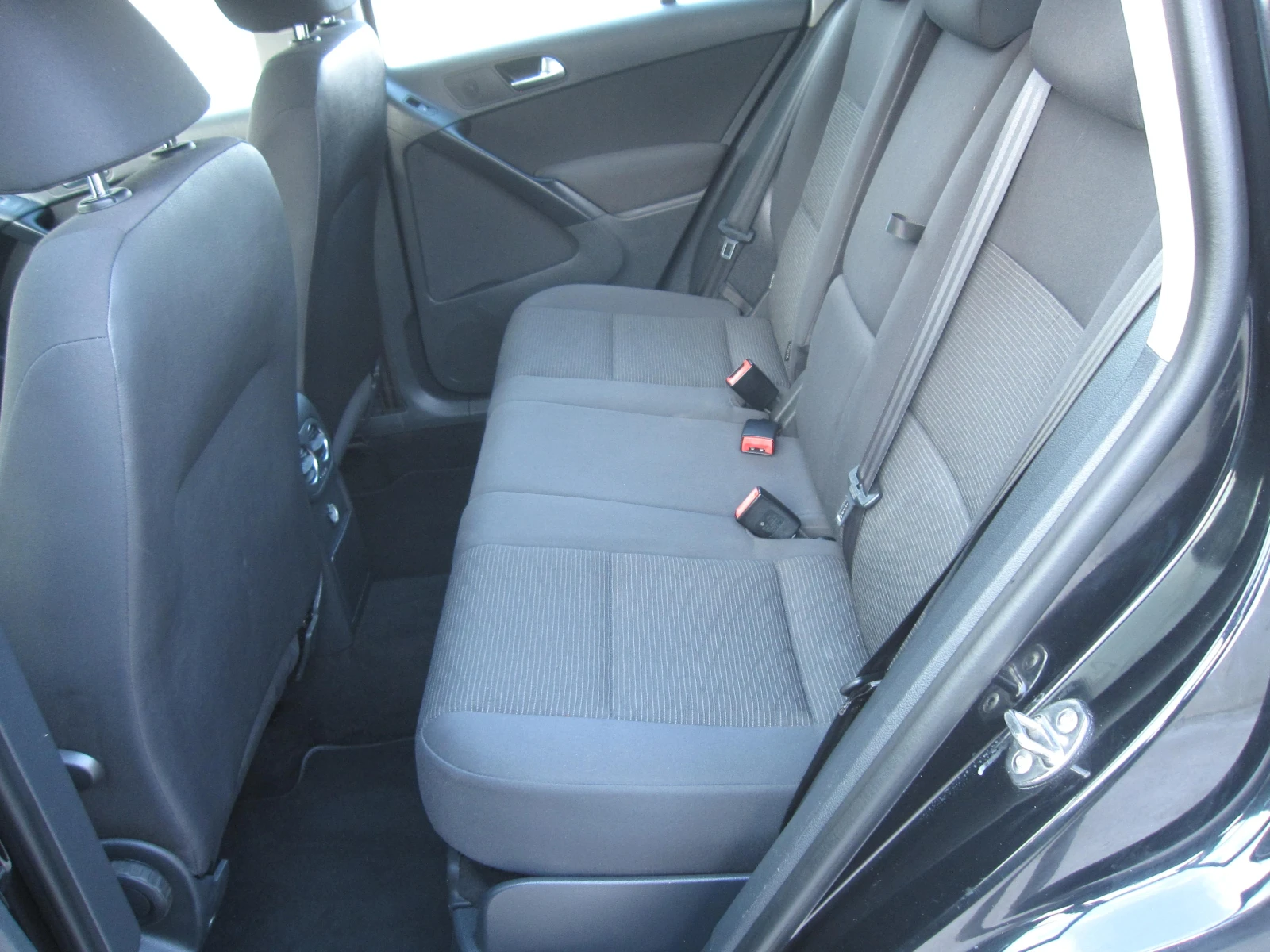 VW Tiguan CROSS 1, 4TSI , снимка 10 - Автомобили и джипове - 54211049