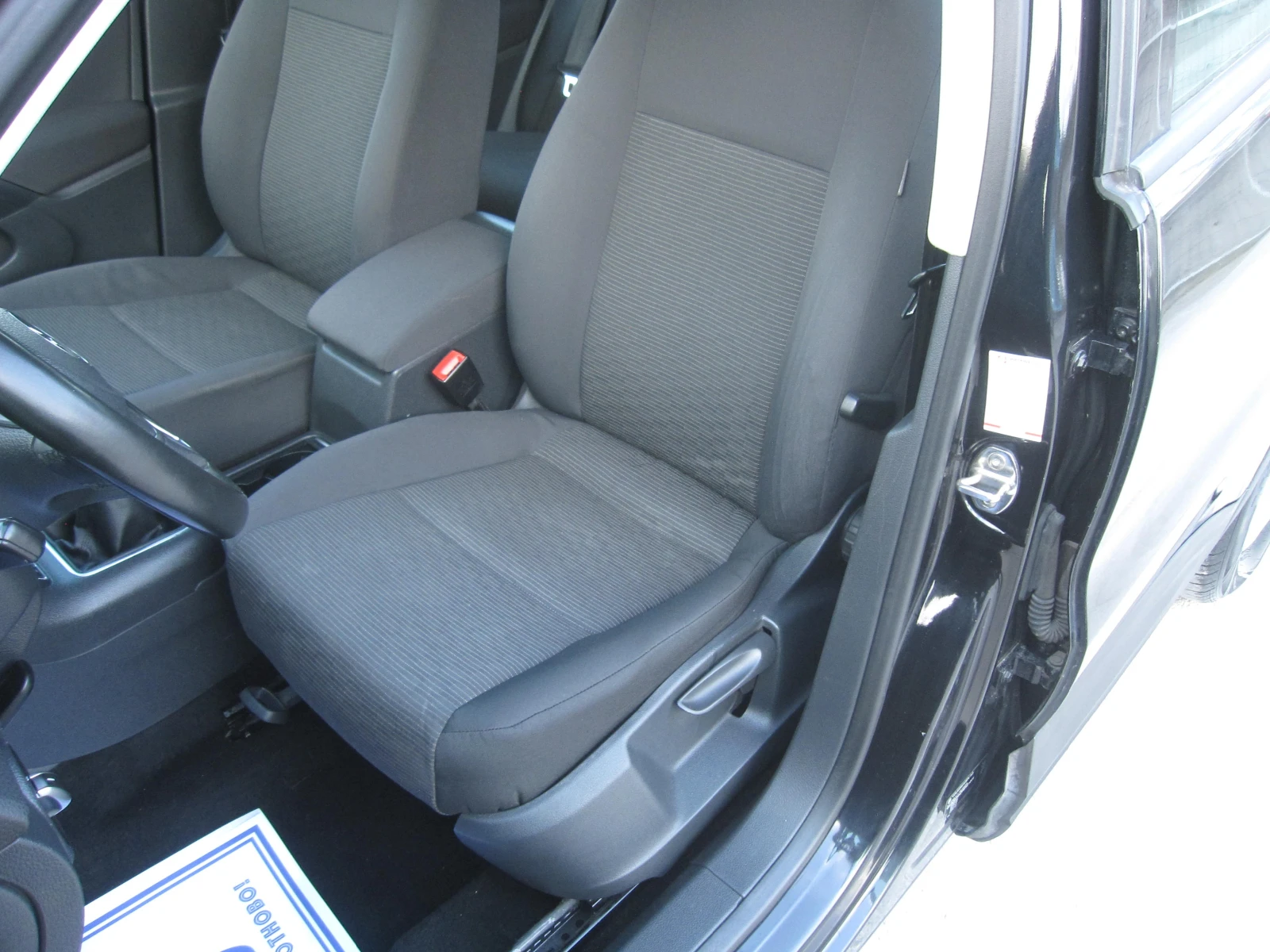 VW Tiguan CROSS 1, 4TSI , снимка 8 - Автомобили и джипове - 54211049