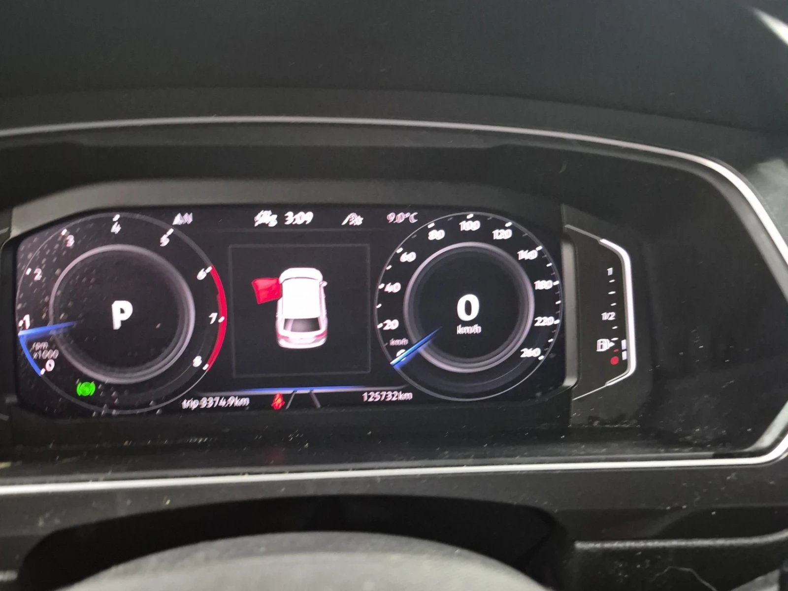 VW Tiguan COMFORTLINE R-LINE BLACK EDITION * ЦЕНА ДО БГ * , снимка 8 - Автомобили и джипове - 54417698