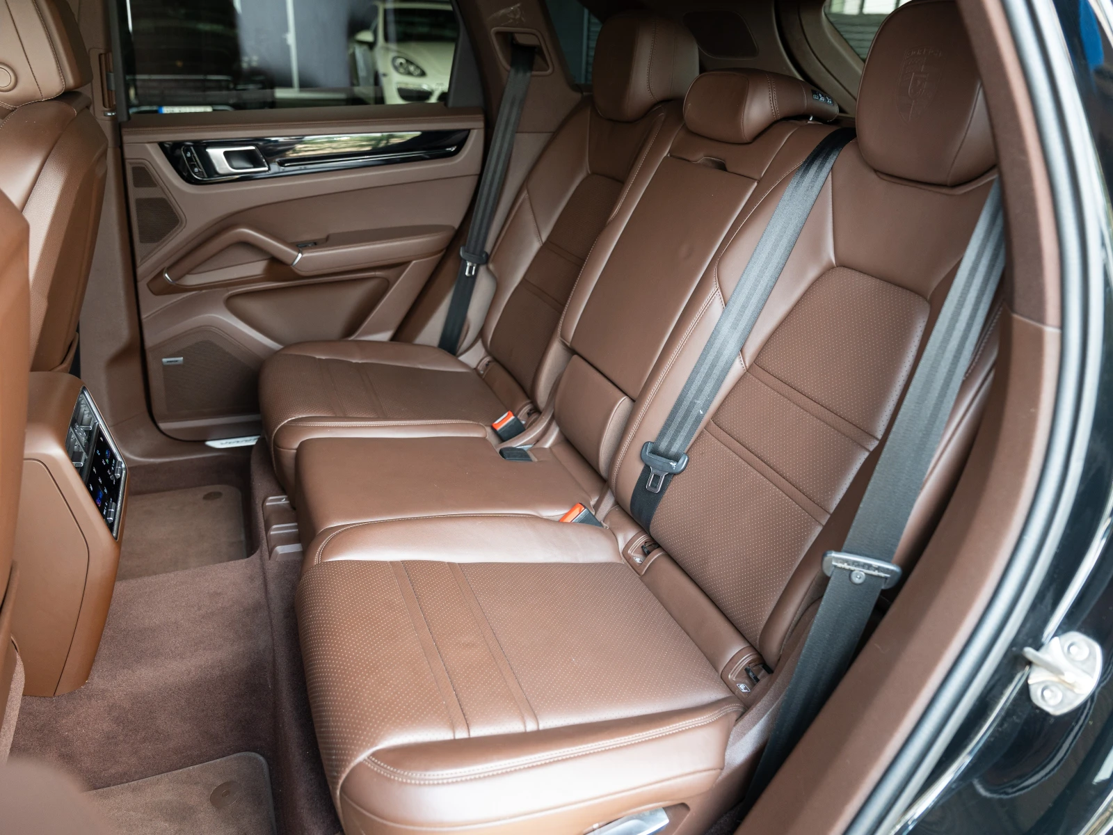 Porsche Cayenne E-Hybrid, снимка 13 - Автомобили и джипове - 54848853
