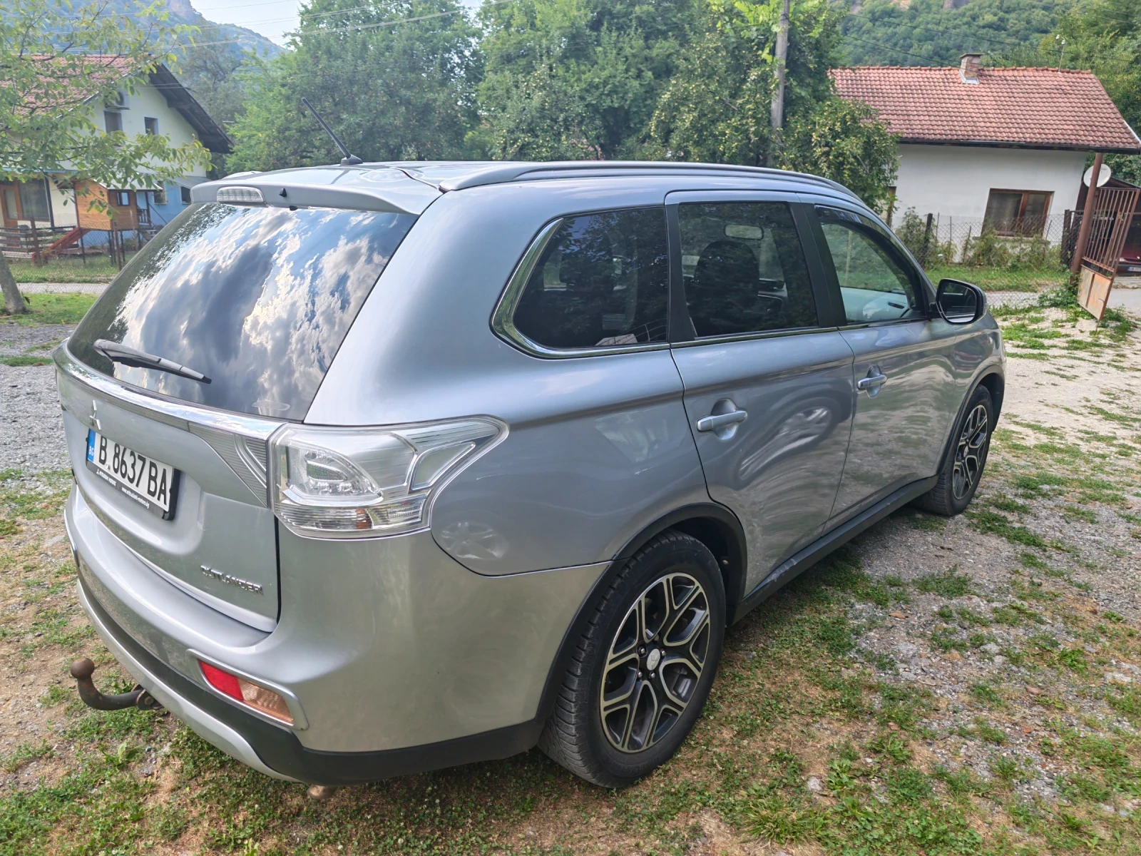 Mitsubishi Outlander 2.2 Dizel, снимка 3 - Автомобили и джипове - 55564238