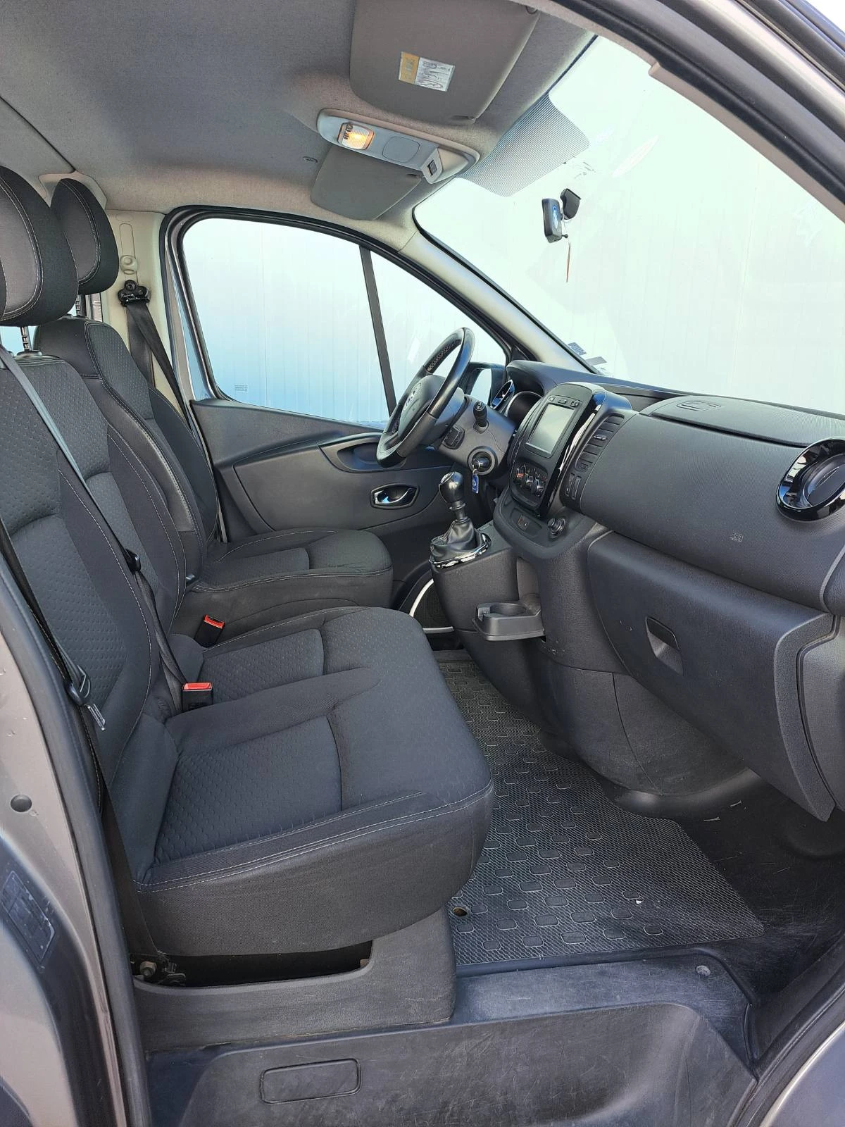 Opel Vivaro Дълга база - изображение 2