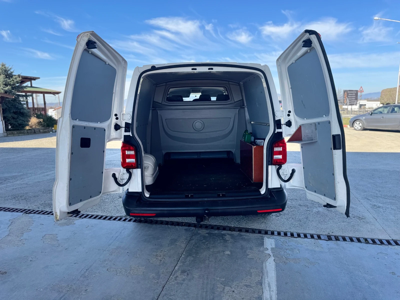 VW Transporter 2.0 TDI T6  MAXI Таваропътнически, снимка 4 - Бусове и автобуси - 54012167