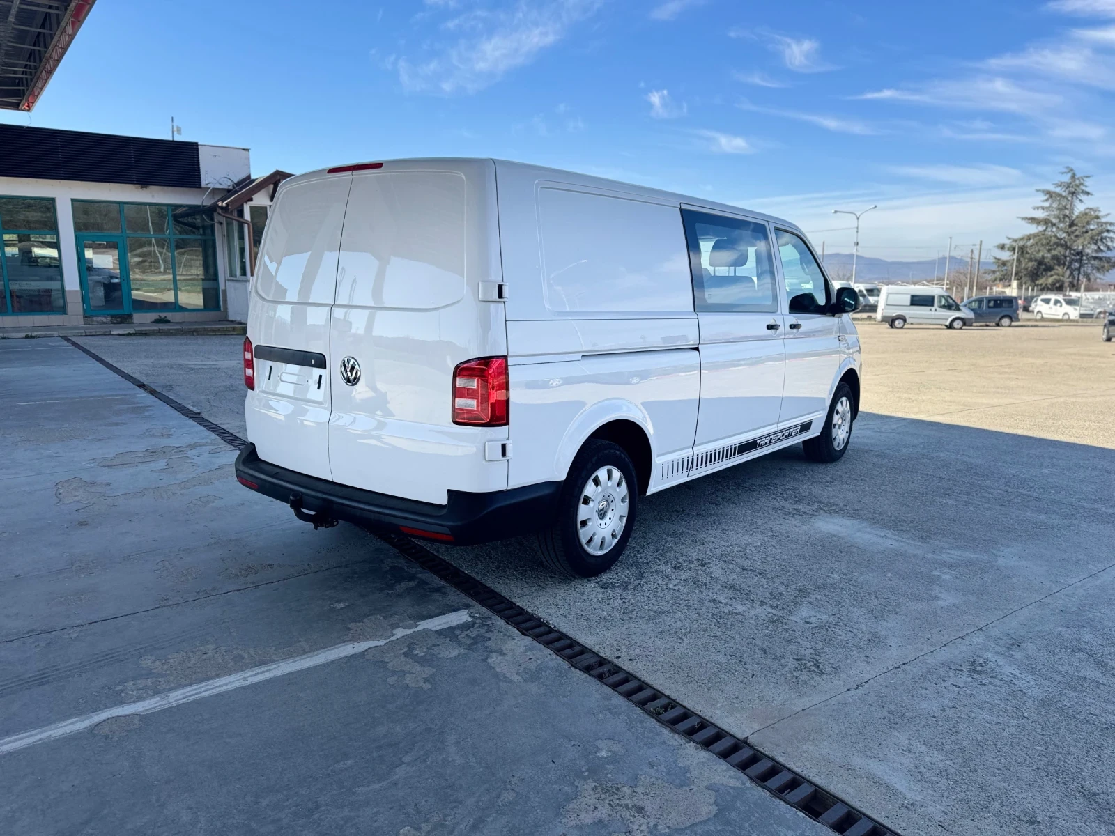 VW Transporter 2.0 TDI T6  MAXI Таваропътнически, снимка 6 - Бусове и автобуси - 54012167