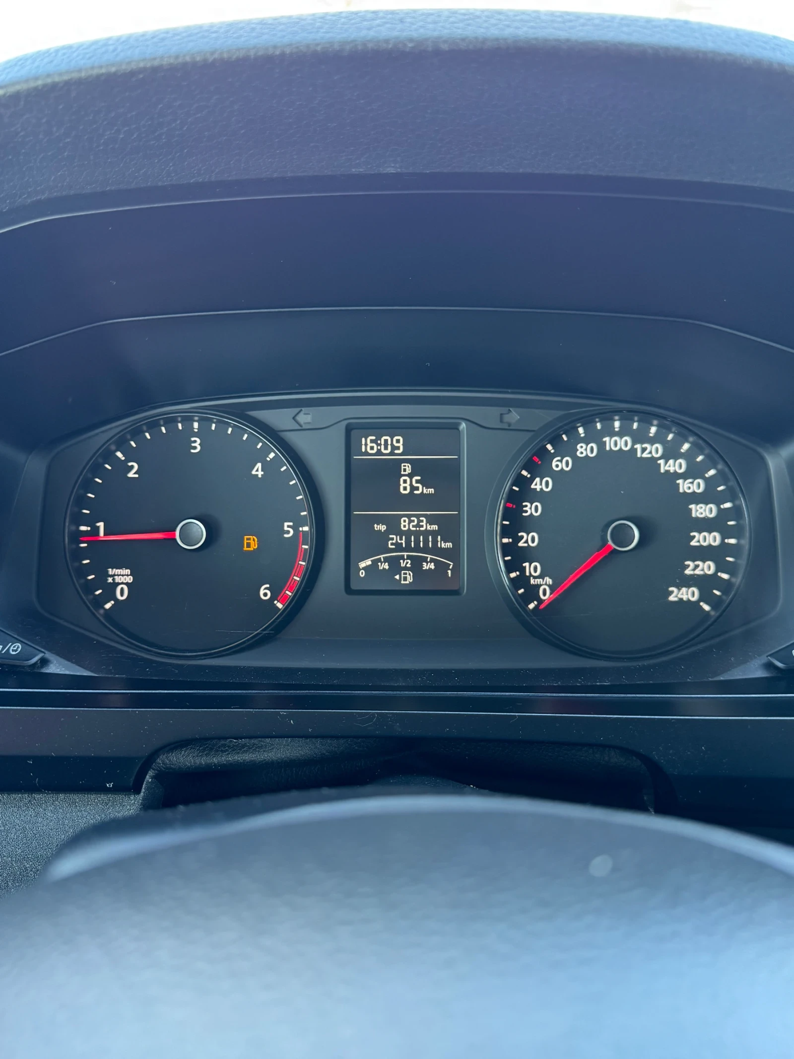 VW Transporter 2.0 TDI T6  MAXI Таваропътнически, снимка 15 - Бусове и автобуси - 54012167