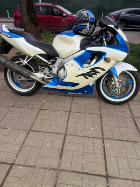 Honda Cbr Нови гуми всичко платено , снимка 9