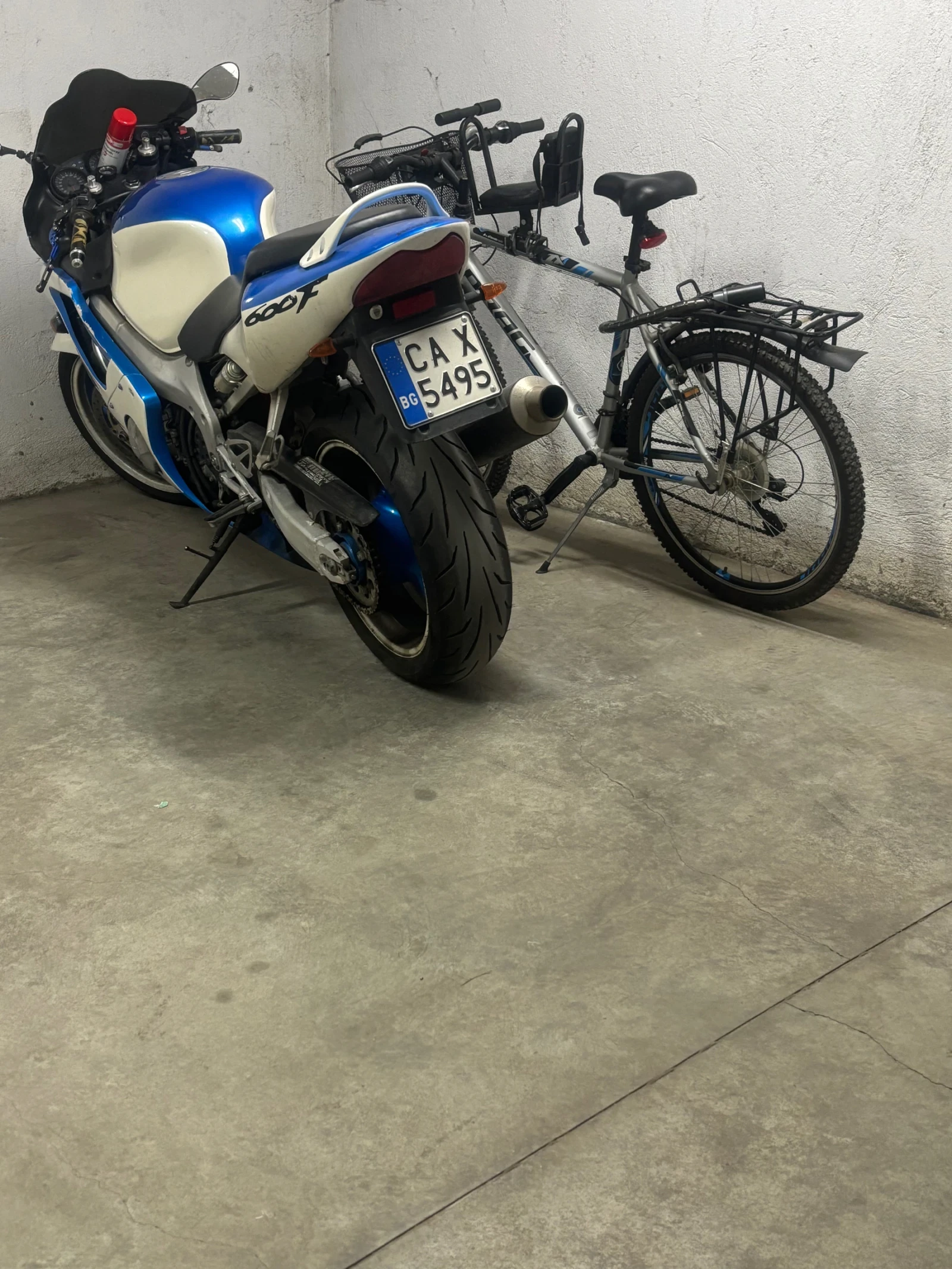 Honda Cbr Нови гуми всичко платено  - изображение 4