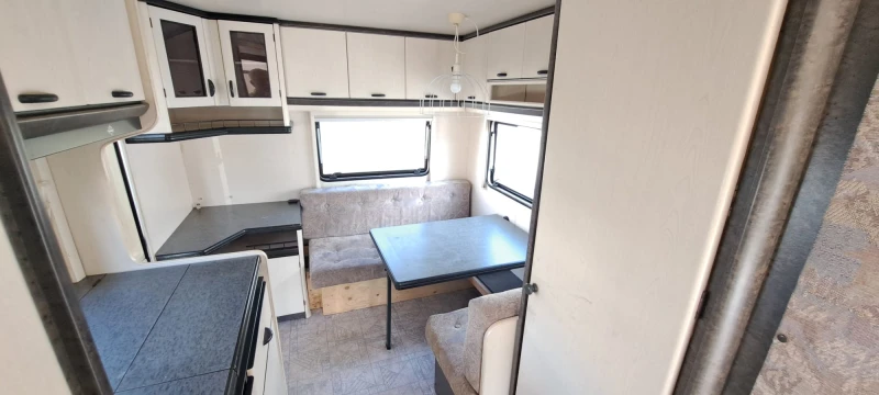 Каравана Hobby 460, снимка 5 - Каравани и кемпери - 52081125