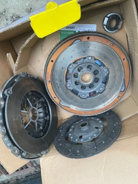 Комплект за съединител с двумасов маховик за Peugeot 407, снимка 4 - Части - 53013928