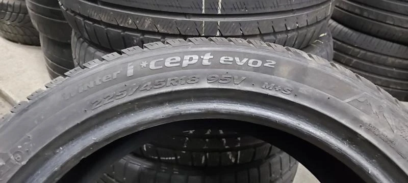 Гуми Зимни 225/45R18, снимка 7 - Гуми и джанти - 35606670