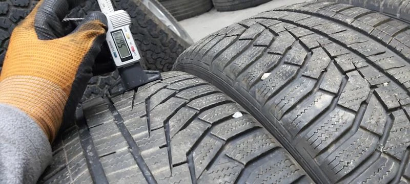 Гуми Зимни 225/45R18, снимка 4 - Гуми и джанти - 35606670